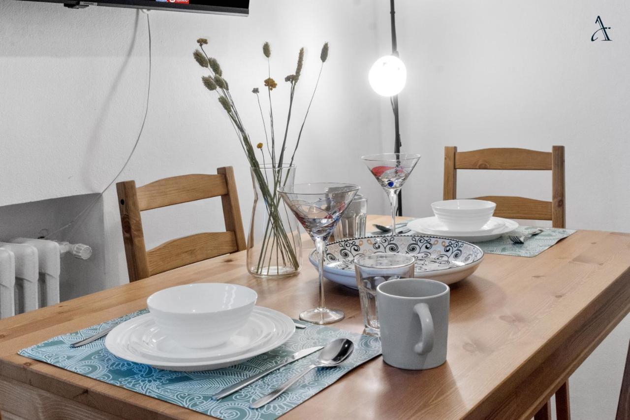 11 Apartments Bucureşti Ngoại thất bức ảnh