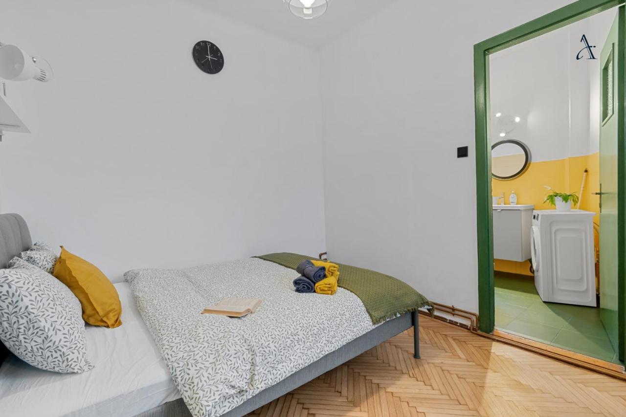 11 Apartments Bucureşti Ngoại thất bức ảnh