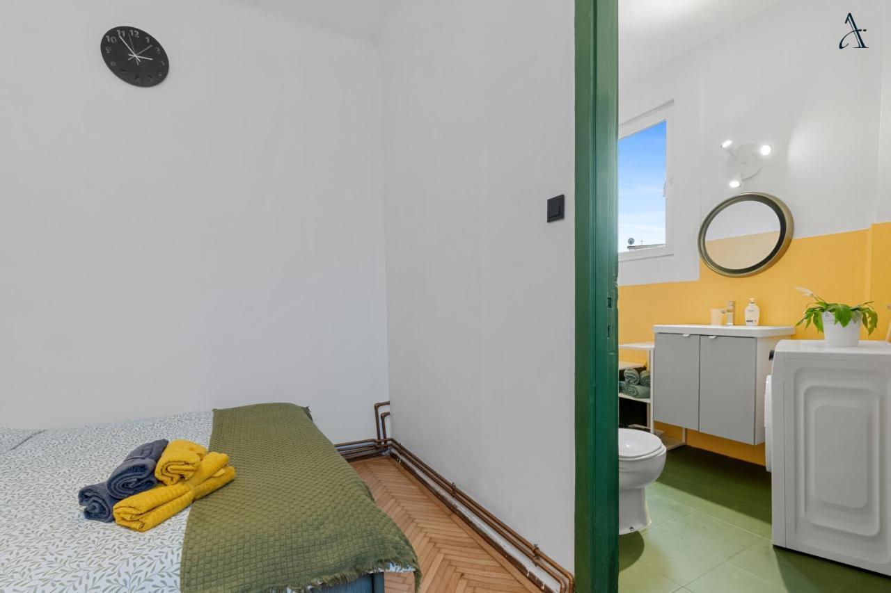11 Apartments Bucureşti Ngoại thất bức ảnh